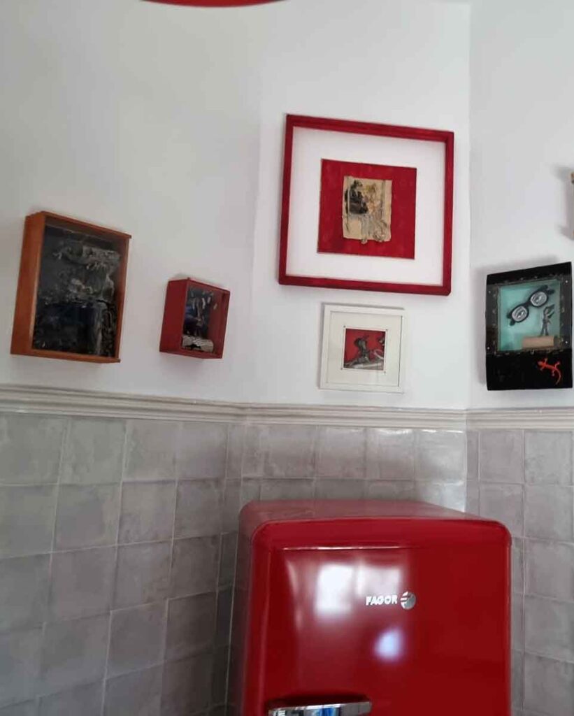 La colección del Museo de los Gurruminos.  Sala La cocina
